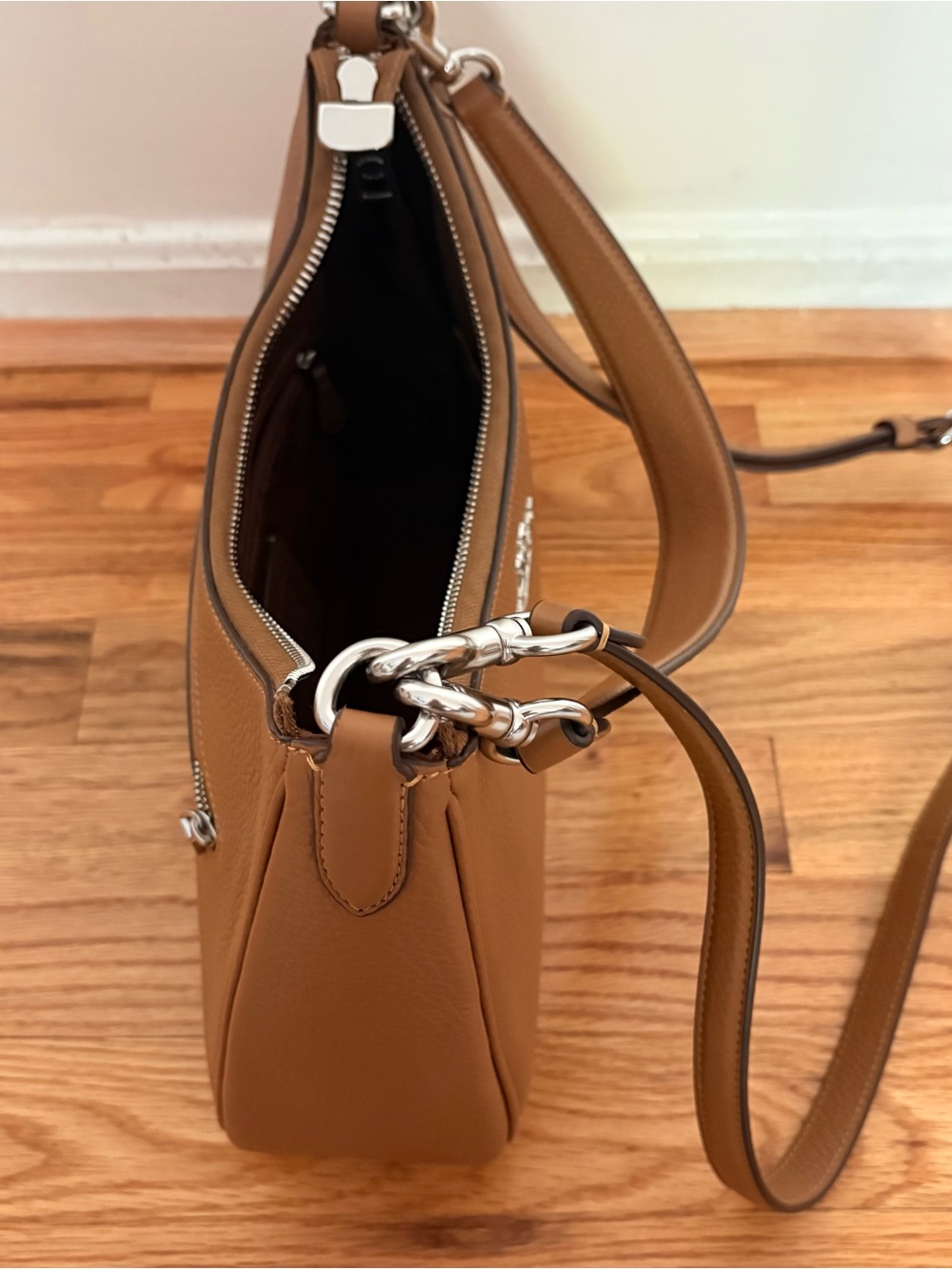 Coach Teri Pebbled Leather Shoulder Bag in Saddle Brown with Silver Hardware - Picture 5 of 8
